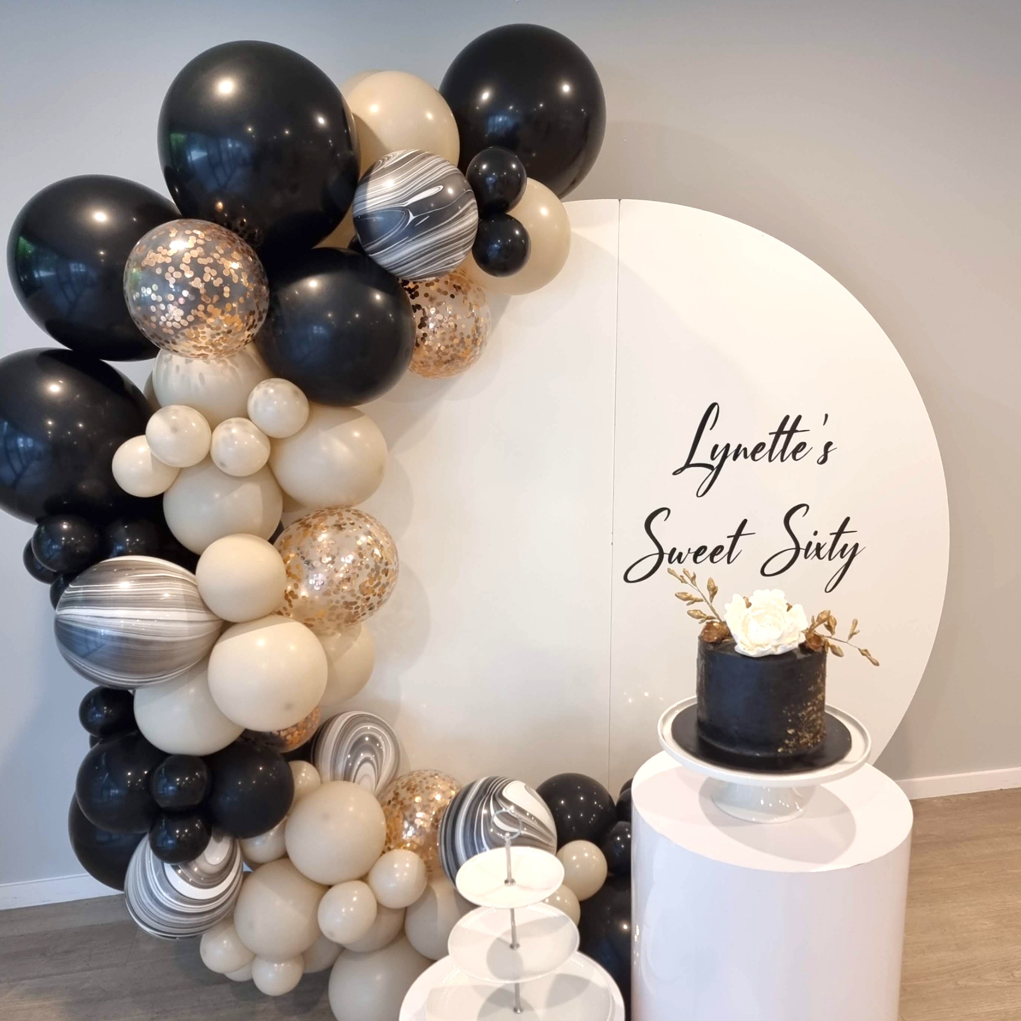 Custom balloons co Canberra