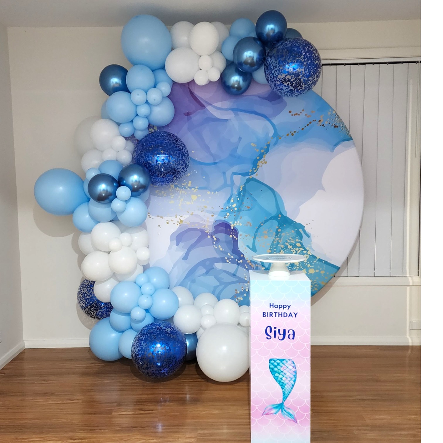 Custom balloons co Canberra