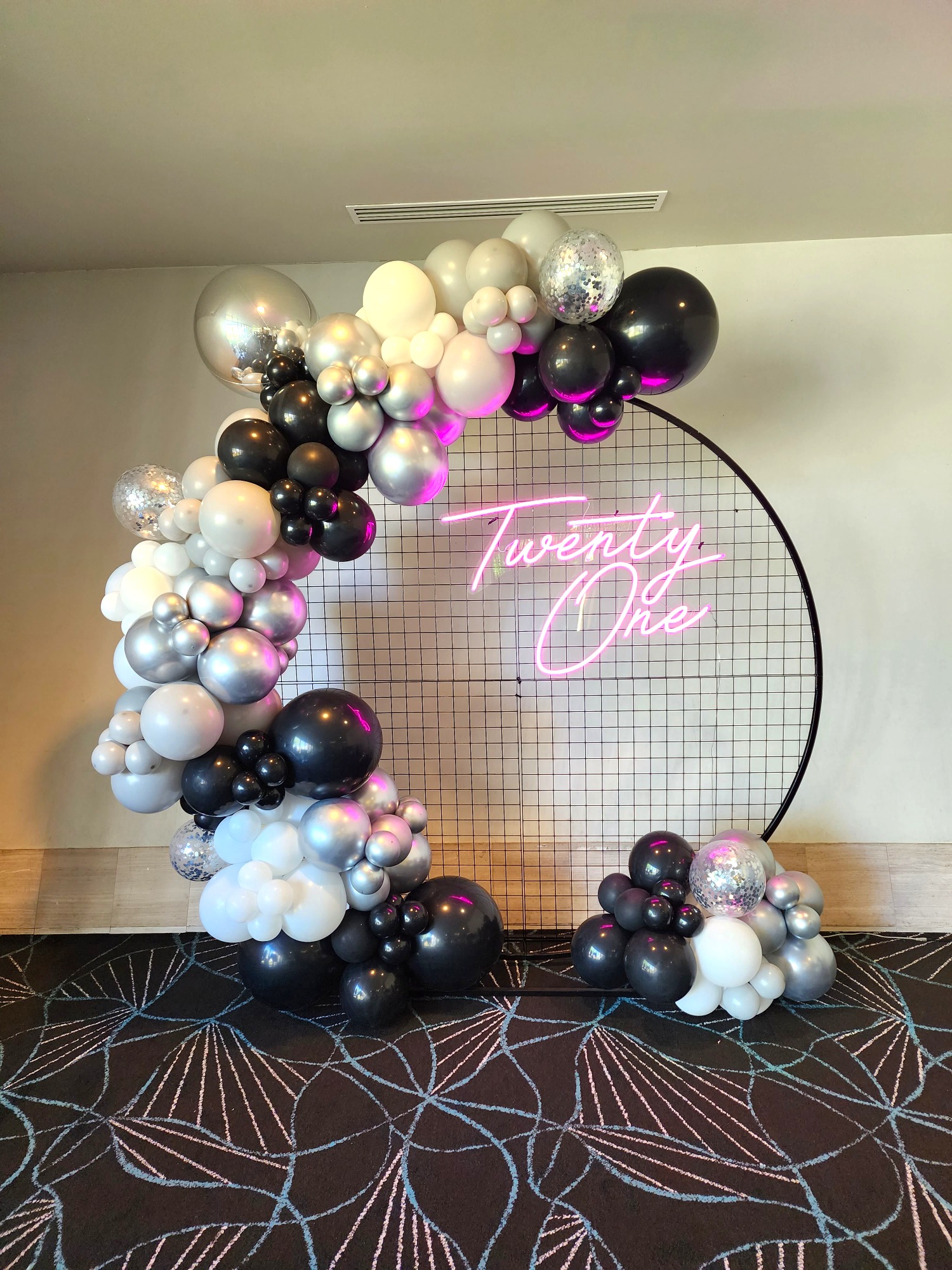 Custom balloons co Canberra